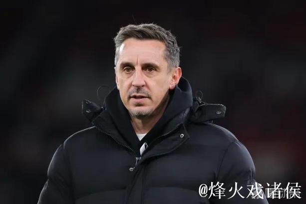 内维尔：卢克-肖需加强防守实力，目前表现令队友左右为难